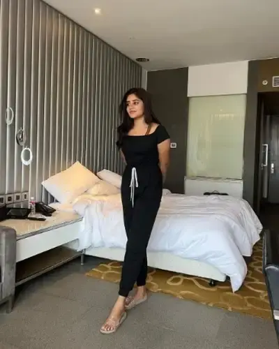 Call Girls Mhow Cash On Delivery